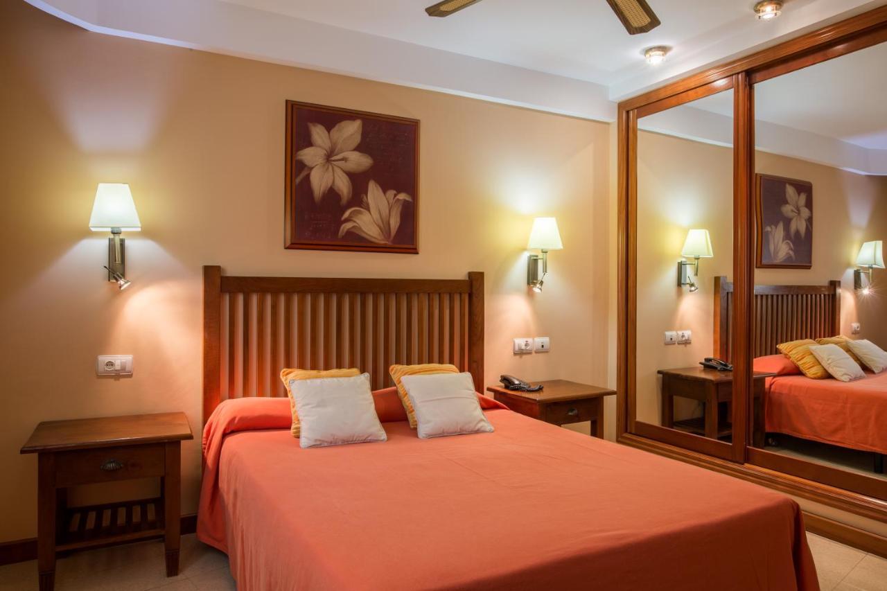 Apartment El Galeon 3*